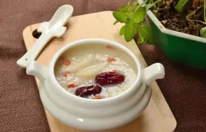 肌肤缺水怎么补救最快,换季皮肤干燥补不进去水怎么办