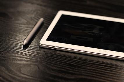 揽月和探陆哪个好,华为揽阅m2现在值得买吗