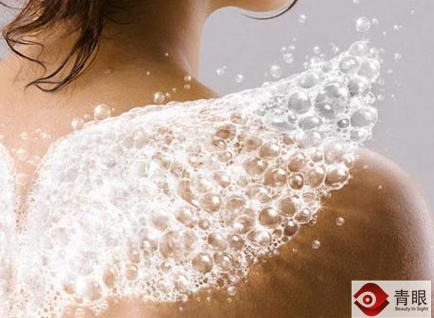 化妆品中有哪些是易燃易爆炸,化妆品使用说明和注意事项