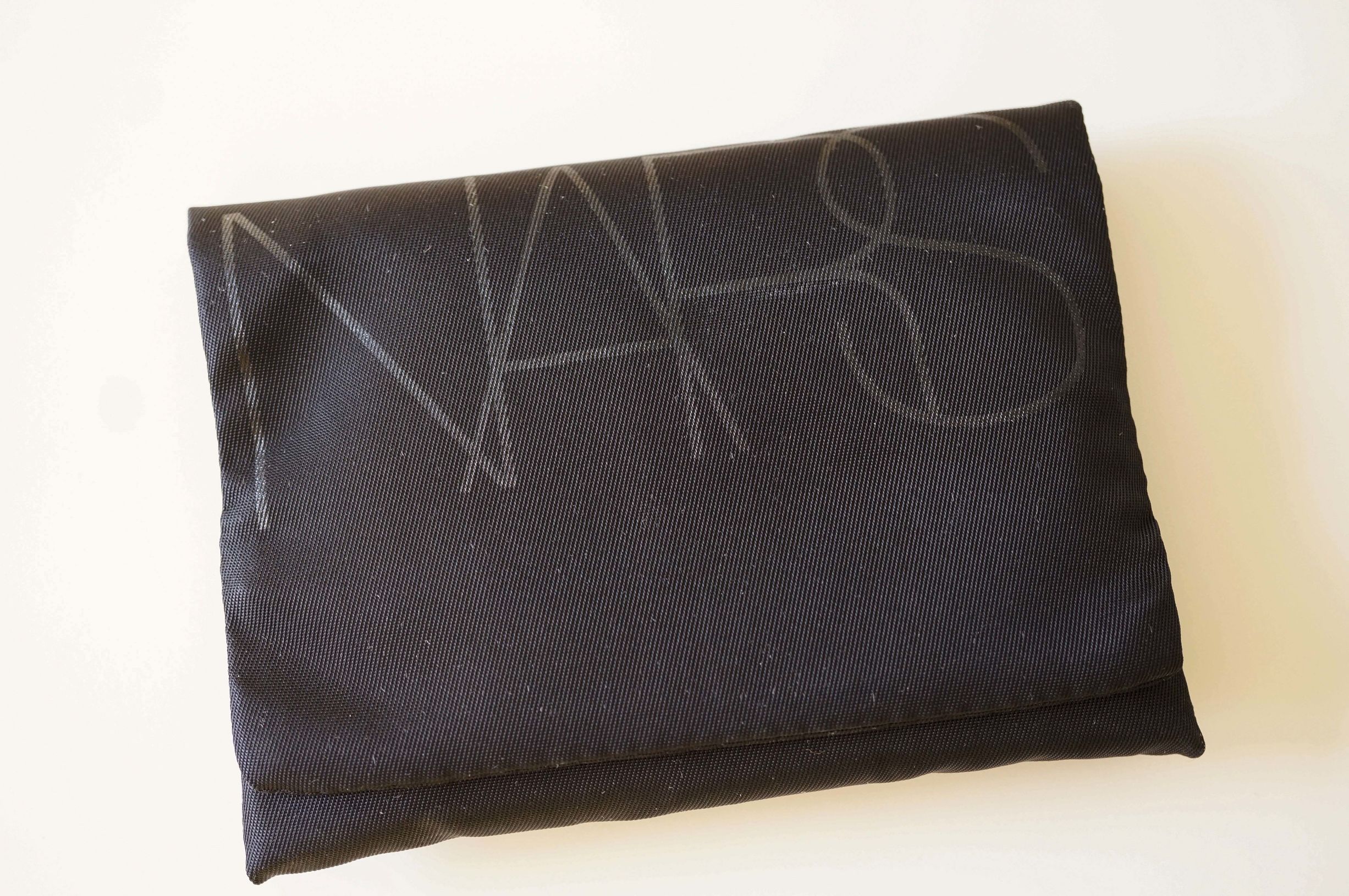 nars裸光蜜粉饼好用吗,nars裸光蜜粉饼