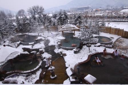 辽阳弓长岭水朝温泉,弓长岭水天一色温泉