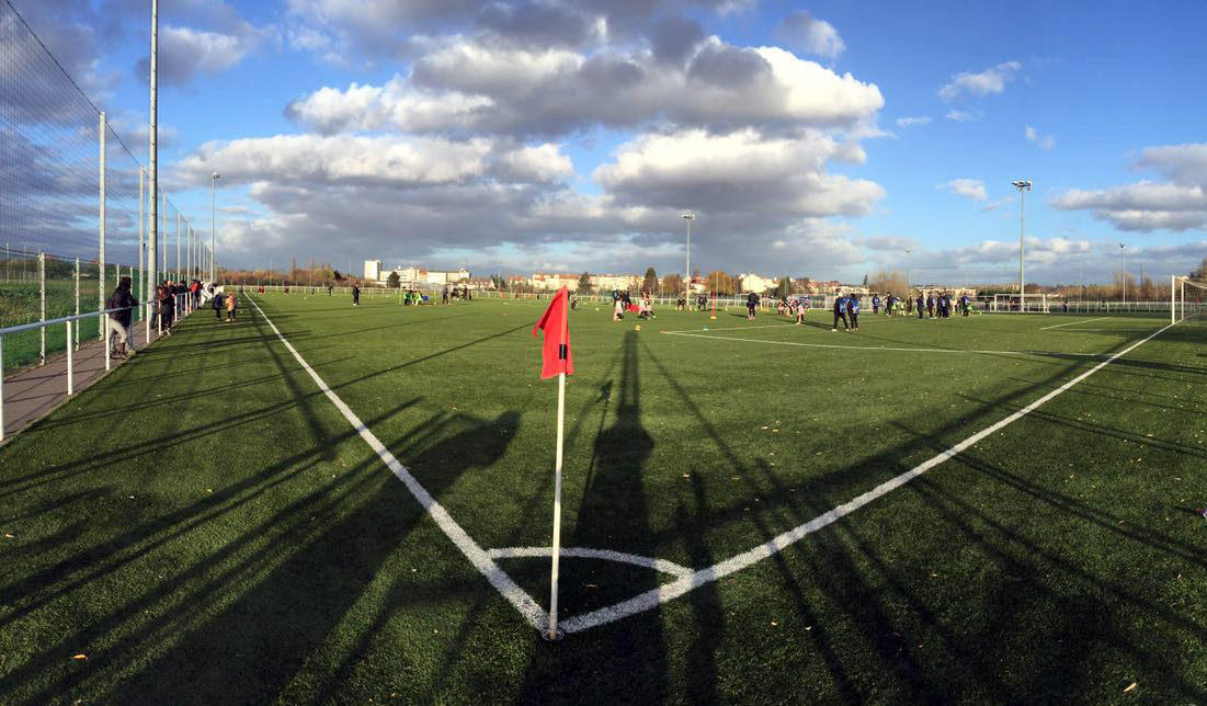 足球训练对小孩的成长有什么帮助,黎教练足球