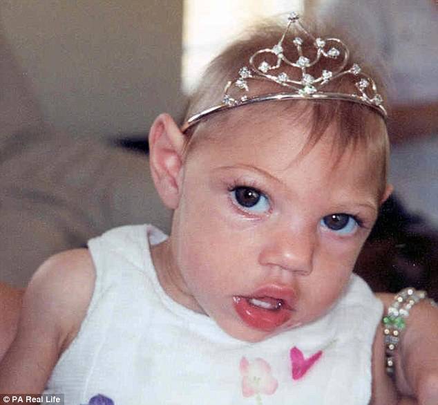 这位妈妈有两个患小头症的女儿,她家的画风是这样的