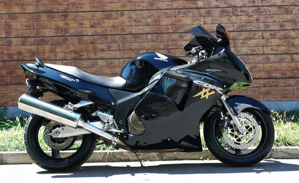 一代经典老款摩托车满满的回忆,摩托车一代经典情怀