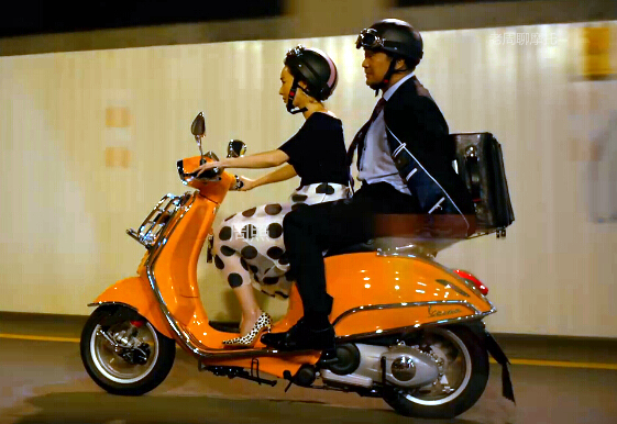 张国立骑摩托,张国立座驾视频