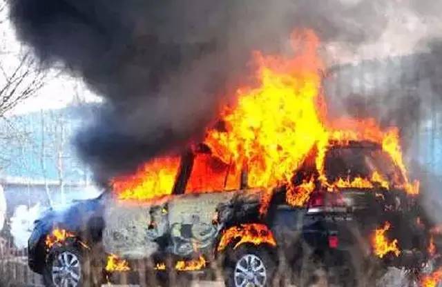 放炮把人车辆炸伤怎么办,过年车被鞭炮炸伤了怎么办