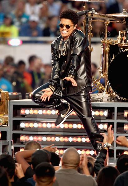 ladygaga碧昂丝雷哈娜,nfl超级碗中场秀ladygaga