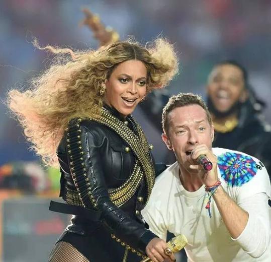 ladygaga碧昂丝雷哈娜,nfl超级碗中场秀ladygaga