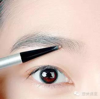 平眉韩系妆容,平眉很难看吗