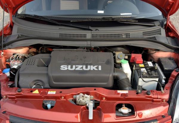 进口雨燕油耗,雨燕操控好还是飞度好