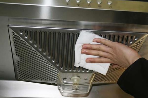厨房清洁油烟机的正确方法,厨房油烟机清洁生活小妙招