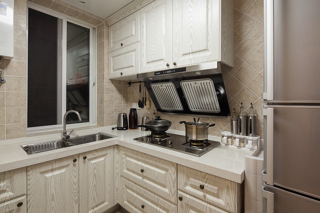 厨房清洁油烟机的正确方法,厨房油烟机清洁生活小妙招