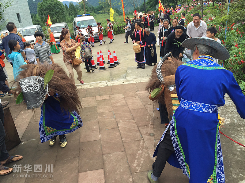 西部刀手,行走于中国道教神山四川洪雅瓦屋山,暗藏杀伐之气!