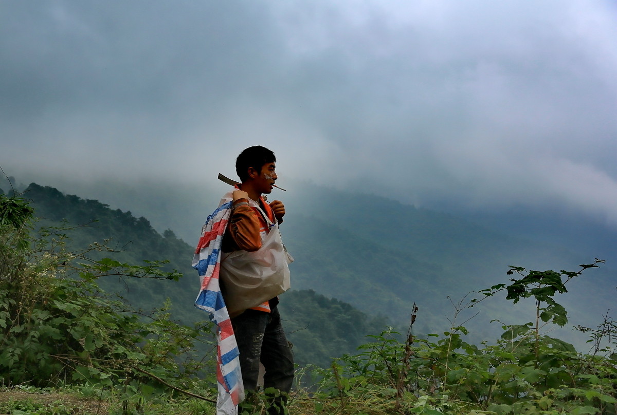 西部刀手,行走于中国道教神山四川洪雅瓦屋山,暗藏杀伐之气!