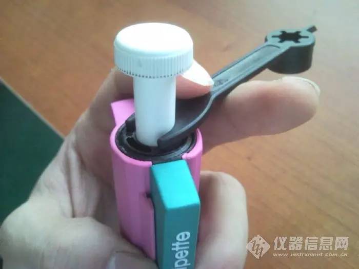 移液器的拆解及维修,移液器拆卸和安装方式