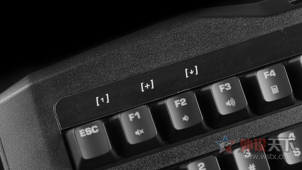 官方评测冰豹ROCCATSOVA游戏膝板图赏简评:腿上游戏