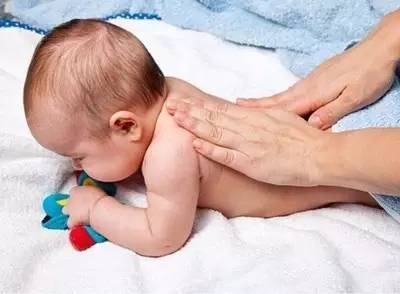 宝宝寒湿体质要怎么调理,育儿教育怎样使婴儿更健康