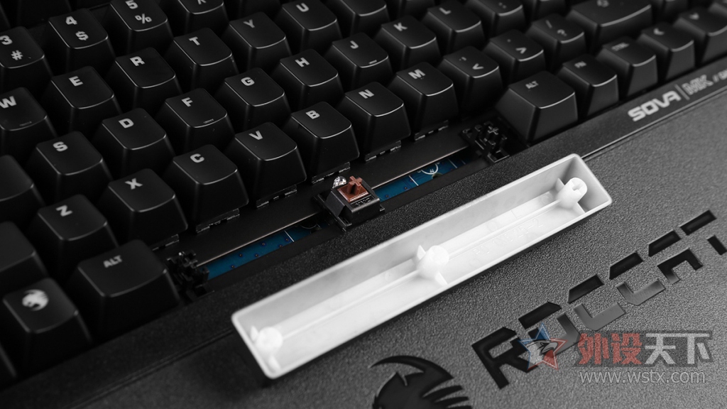 官方评测冰豹ROCCATSOVA游戏膝板图赏简评:腿上游戏