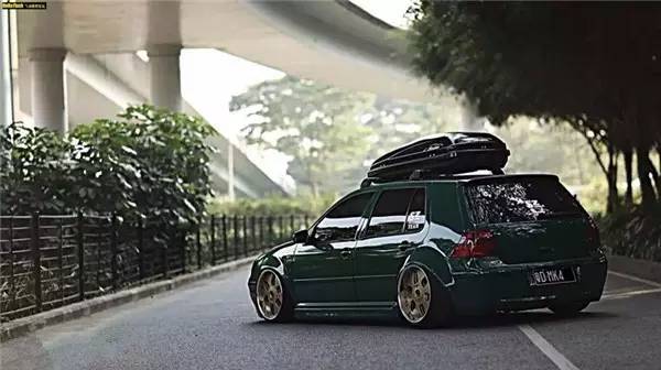 高尔夫4方向盘改装,高尔夫4内饰改装案例