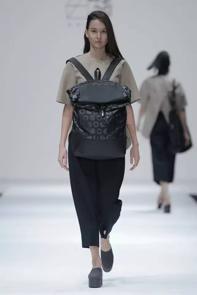 时装周特辑|Day6哇吲、LENGTHEN、陈闻、爱慕，总有一场秀打动你！