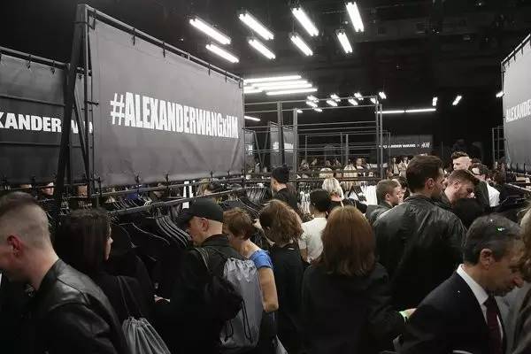 kenzo穿搭技巧 (kenzo适宜什么人穿)