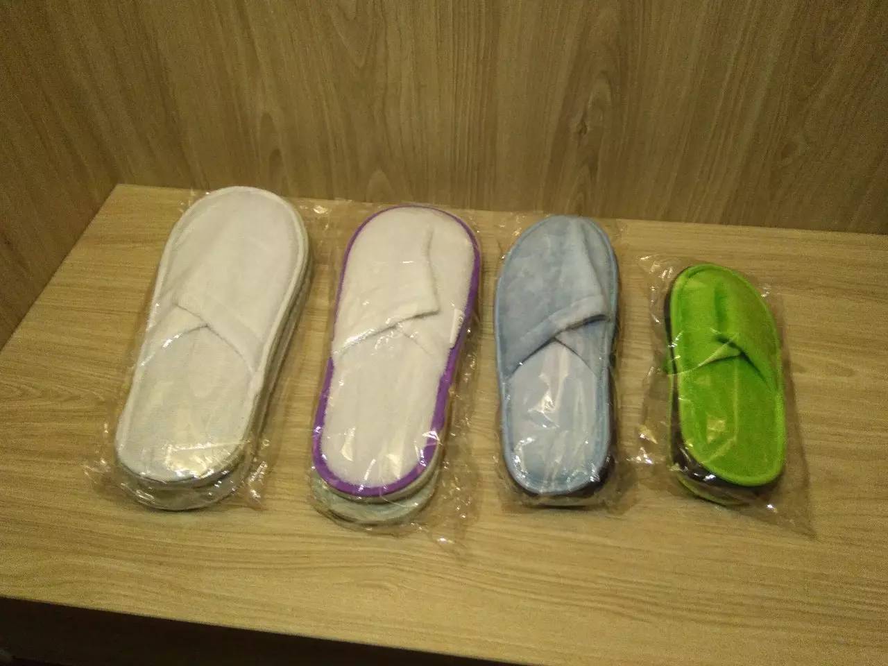 飞机延误三次后安全抵达,飞机延误三个半小时终于到家了