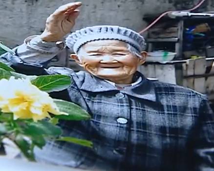 长征夹金山简介,长征翻越夹金山