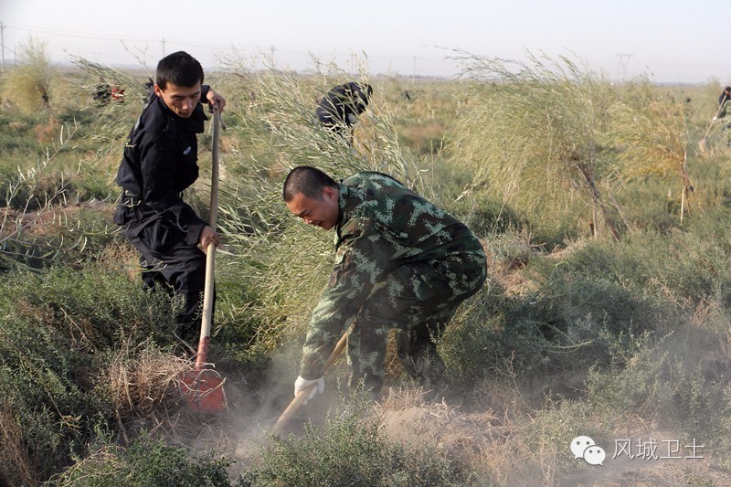 公安冬季加厚防寒服全套,公安局冬季棉服防护