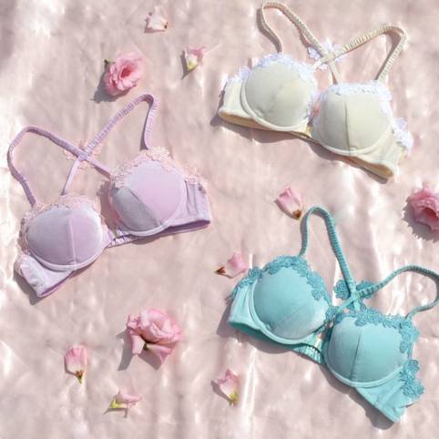 夏天卖断货的人鱼Bra,冬季推出了鲜花系列