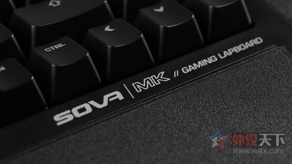 官方评测冰豹ROCCATSOVA游戏膝板图赏简评:腿上游戏