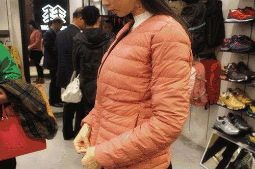 武汉最低温8度怕什么？我们给你测试了几十件轻羽绒服，还自带USB充电加热