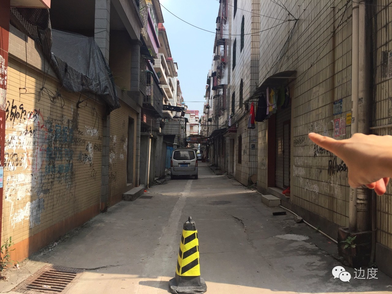 这个店家精通庖丁解猪的绝技，竟能把猪杂分成三十多个精品，让你吃到不同的美味与新鲜