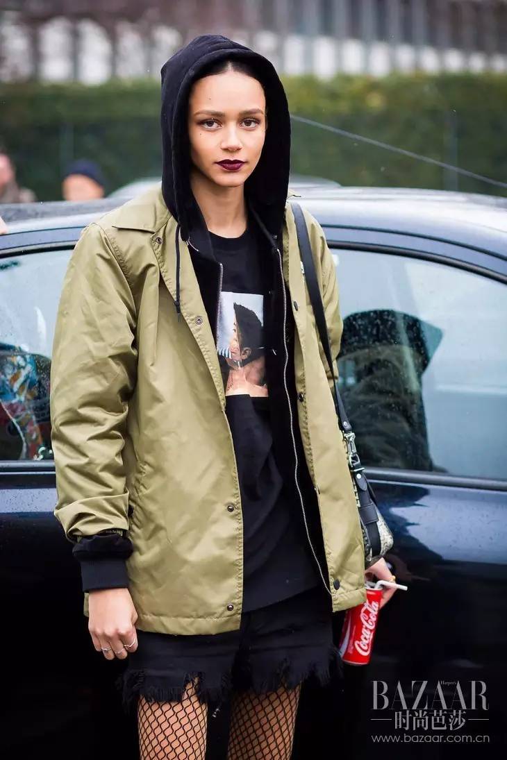 什么？“辣眼睛”的渔网袜又回来了？！然而这一次我竟然驾驭得这么好看！