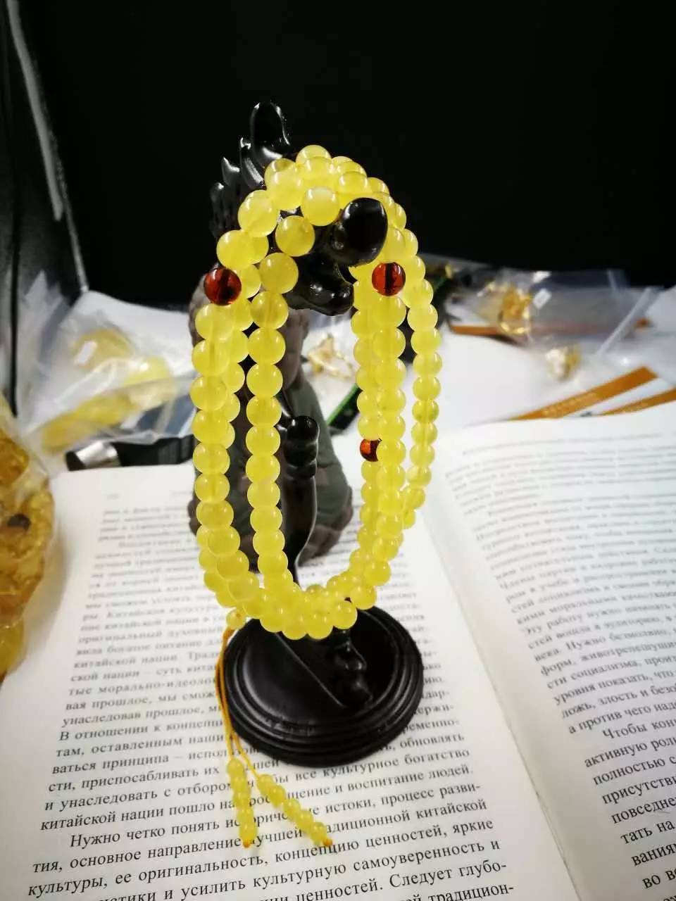 琥珀与蜜蜡有何不同,琥珀蜜蜡怎么分等级