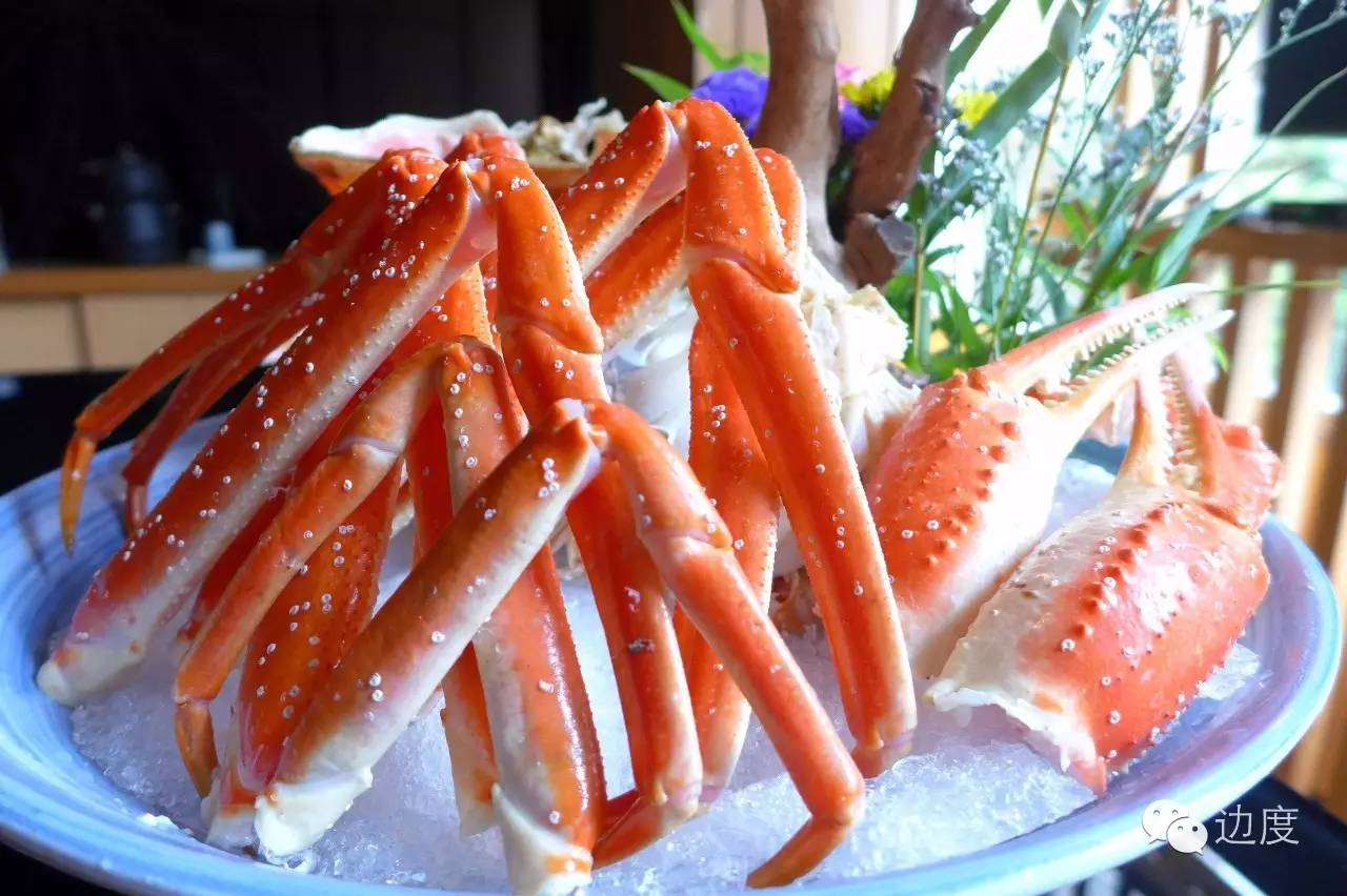 这个店家精通庖丁解猪的绝技，竟能把猪杂分成三十多个精品，让你吃到不同的美味与新鲜