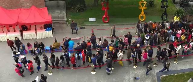 3000人挤爆东郊记忆，只为看他一眼