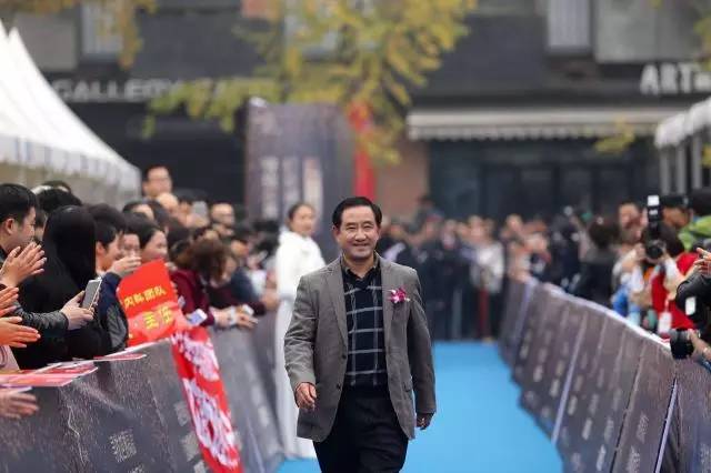 3000人挤爆东郊记忆，只为看他一眼