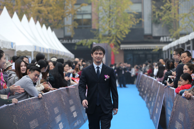 3000人挤爆东郊记忆，只为看他一眼