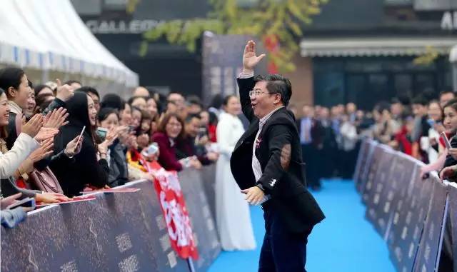 3000人挤爆东郊记忆，只为看他一眼