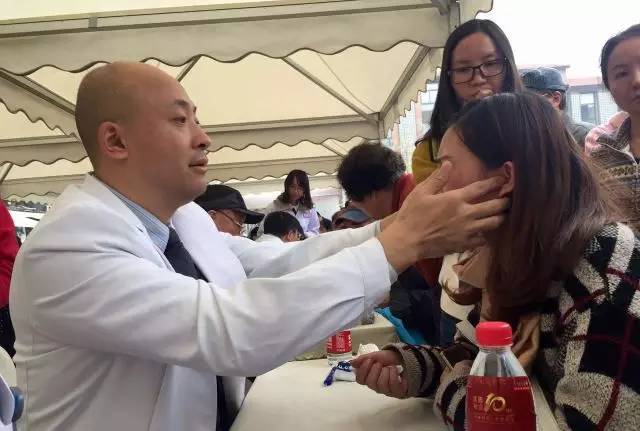 3000人挤爆东郊记忆，只为看他一眼