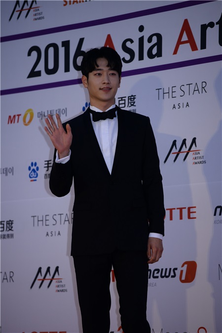 防弹和exo颁奖典礼,yes首尔出席活动视频