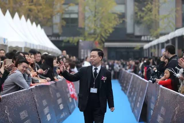 3000人挤爆东郊记忆，只为看他一眼