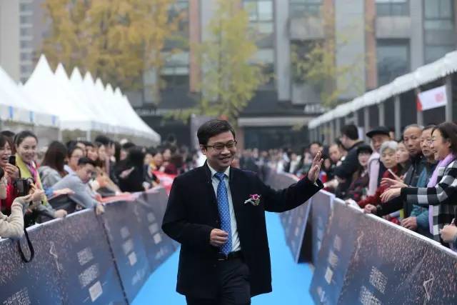 3000人挤爆东郊记忆，只为看他一眼