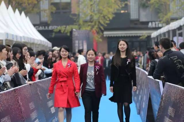 3000人挤爆东郊记忆，只为看他一眼