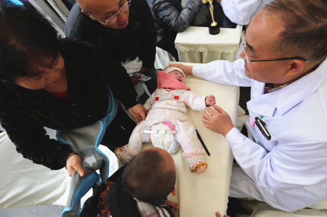 3000人挤爆东郊记忆，只为看他一眼