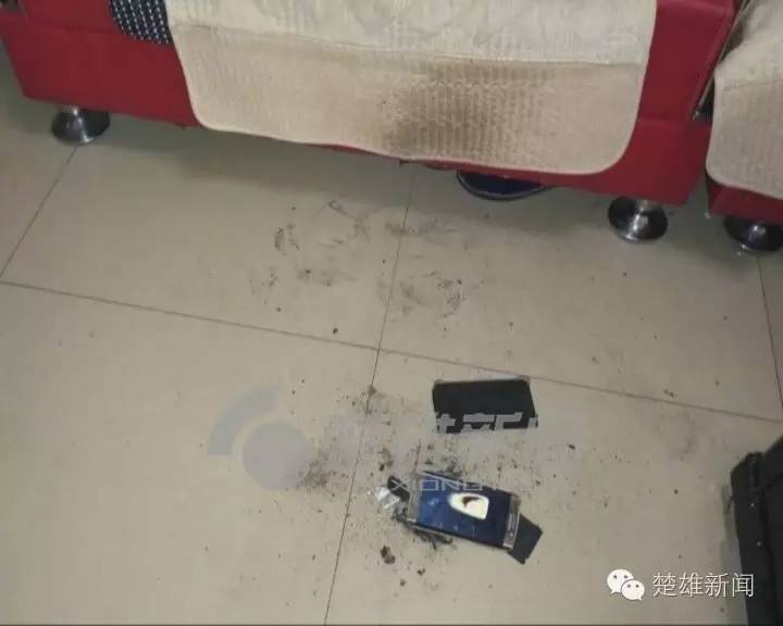 三星手机突然爆炸男子双眼被烧伤,三星发生爆炸事故