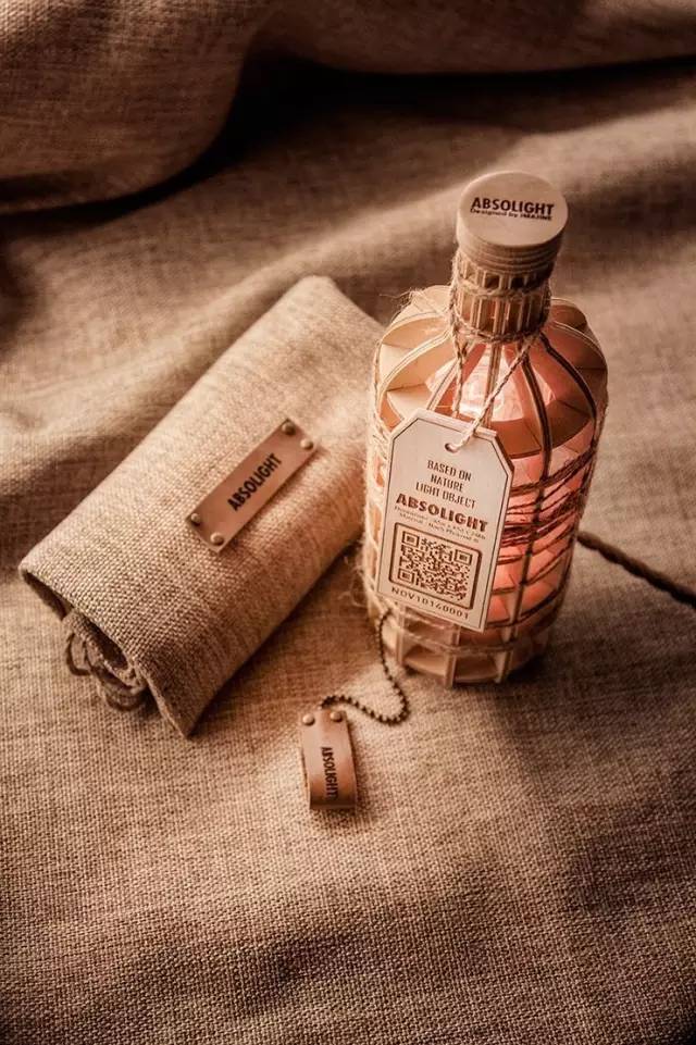 伏特加带灯光,绝对伏特加夜装限量版星夜紫