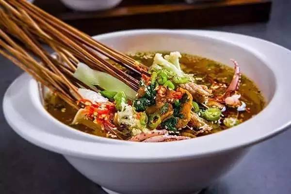 新白鹿、绿茶3折，炉鱼、乐伯部队锅半价，哈根达斯买一送一西湖边上的老牌商场，要用6天承包你的胃！