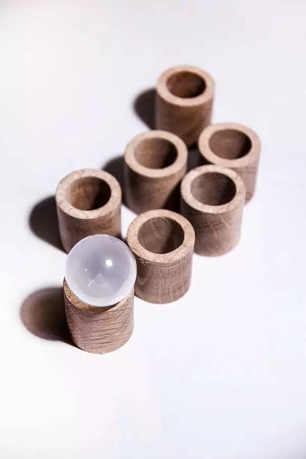 伏特加带灯光,绝对伏特加夜装限量版星夜紫