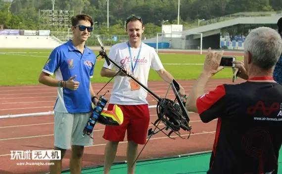 后记||只见过四轴炸机?看大神怎样把遥控直升机摔成零件!